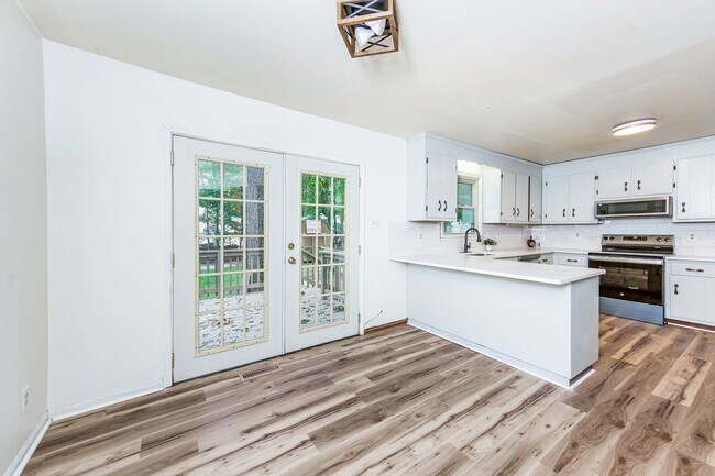 Building Photo - 720 Dove Path Ln