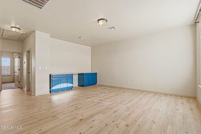 Building Photo - 3144 Hidden Creek Dr