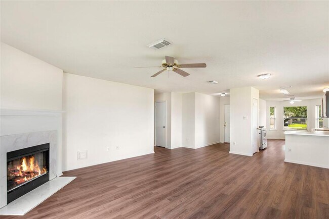 Building Photo - 18023 Lago Forest Dr