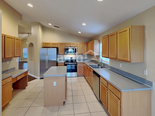 Building Photo - 1072 Bluegrass Dr