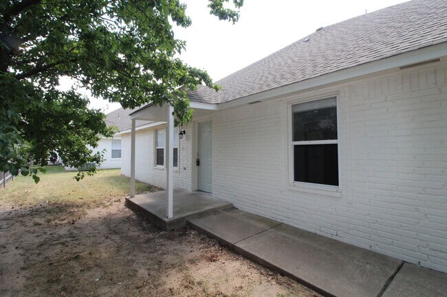 Building Photo - 1304 Commerce Dr