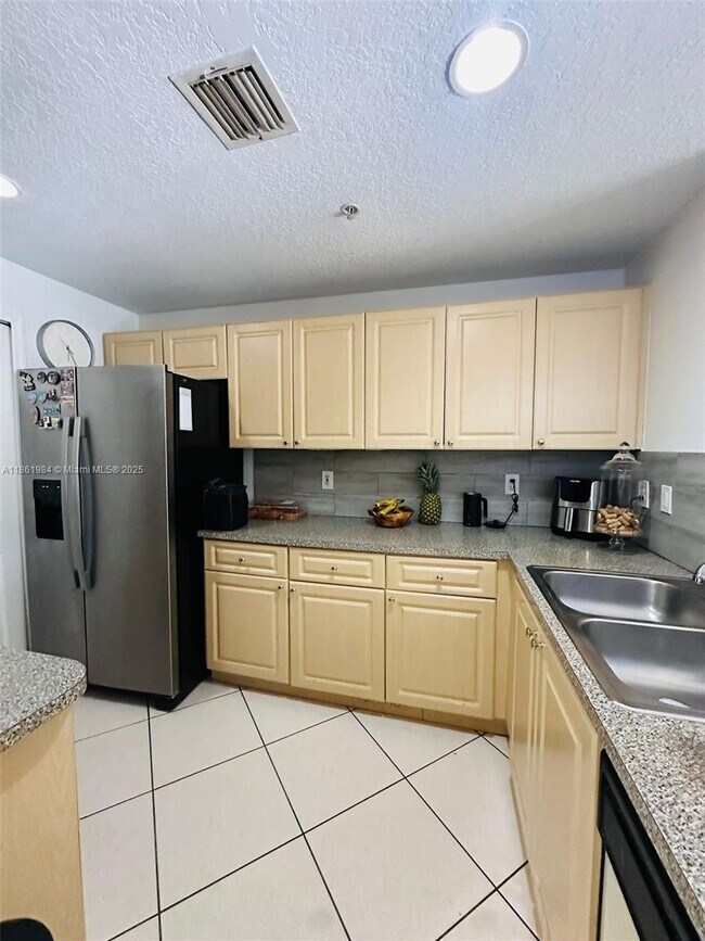 Primary Photo - 6400 NW 114th Ave