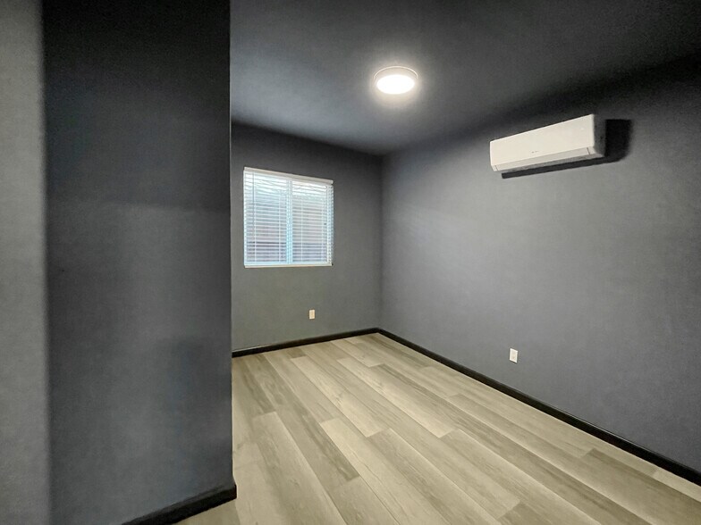 Building Photo - 13548 Glamis St