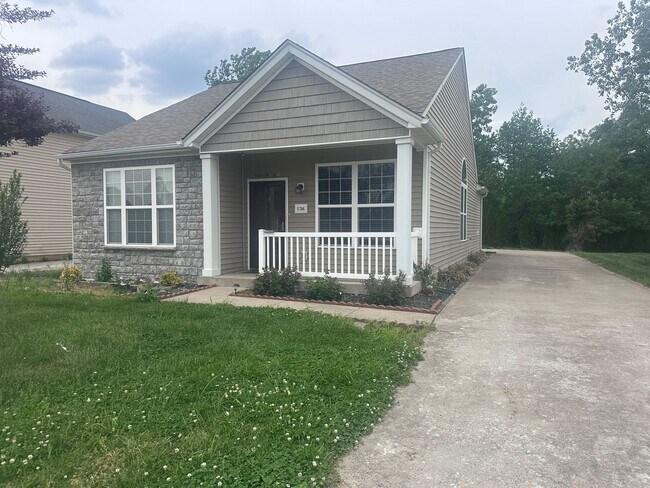 Building Photo - Bannon Crossings 3-bed, 2-bath Ranch
