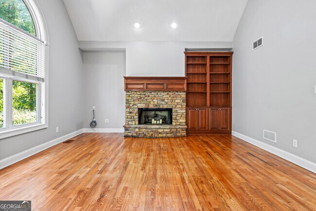 Building Photo - 147 Bayberry Hls
