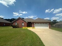 Building Photo - 4 BD 2 BA