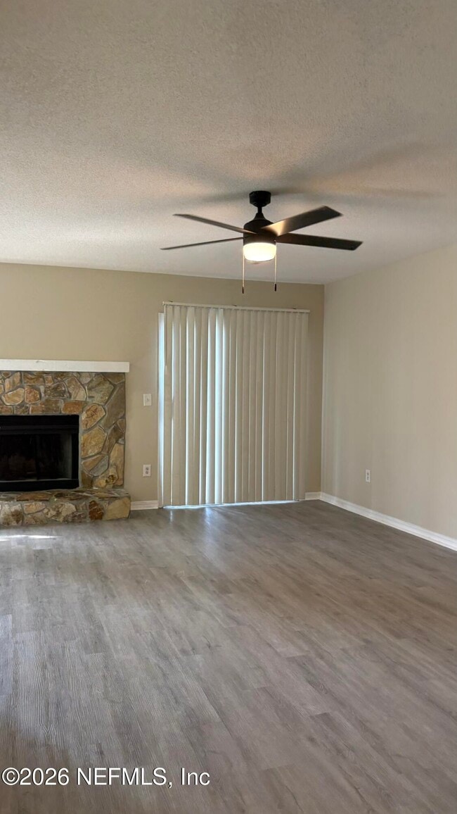 Building Photo - 11467 Fort Caroline Lakes Dr N