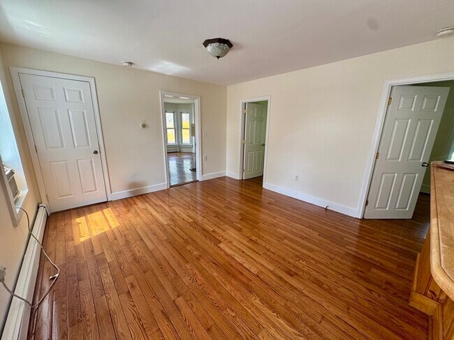 Building Photo - 48 Pleasant St