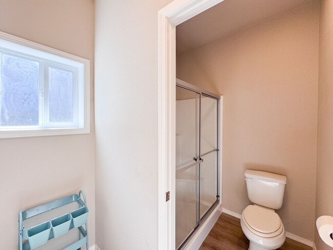 Building Photo - Charming 3-Bedroom Home in Quiet Gig Harbo...