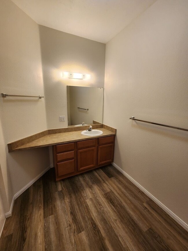 Building Photo - Ocean View Corner Apartment with Private Deck