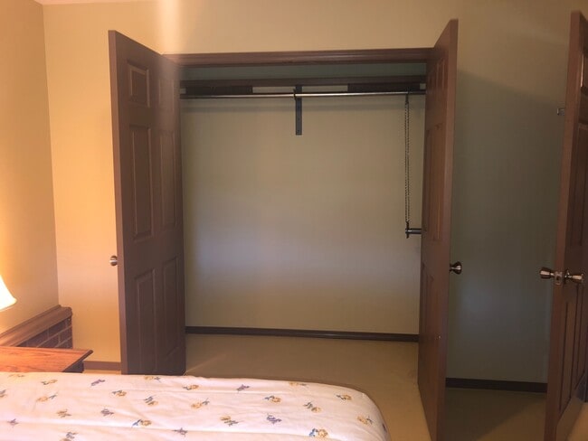 Building Photo - *FULLY FURNISHED* 1 Bedroom, 1 Bathroom Apartment *UTILITIES INCLUDED*