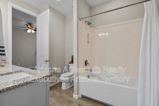 Building Photo - 14224 N Silverleaf Ln