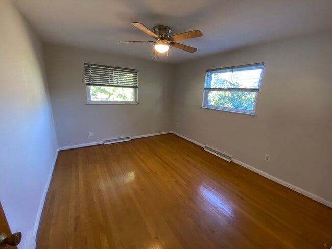 Building Photo - GREEN TWP - Meticulous 3 Bed Brick Ranch 1.5 bath, 1 Car Garage