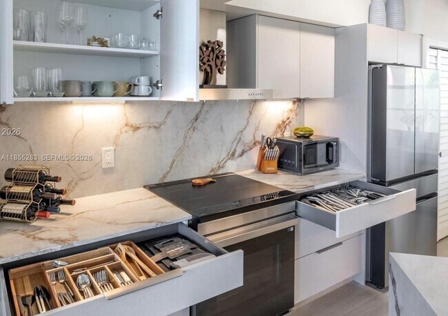 Building Photo - 3255 NE 184th St