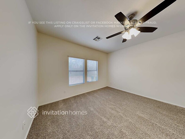 Building Photo - 10643 E Bramble Ave