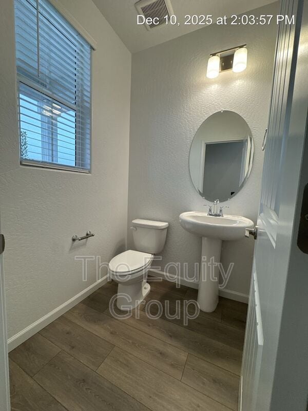 Building Photo - 1335 W Sedona Ave