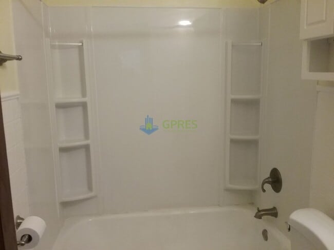 Building Photo - House for rent in the heart of Oakmont