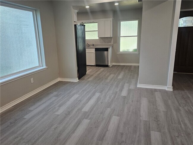 Building Photo - 4134 Sierra St