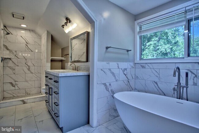 Building Photo - 1209 Merton Trail