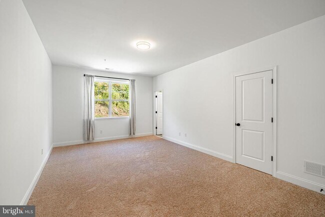 Building Photo - 117 Colwell Ln