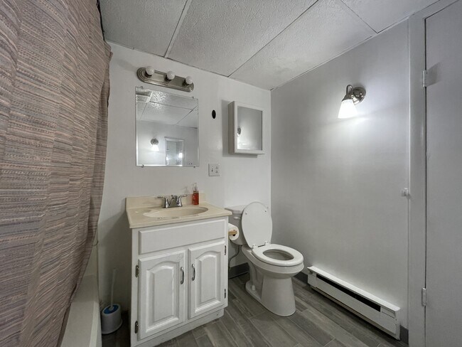 Bathroom - 139 S York Rd