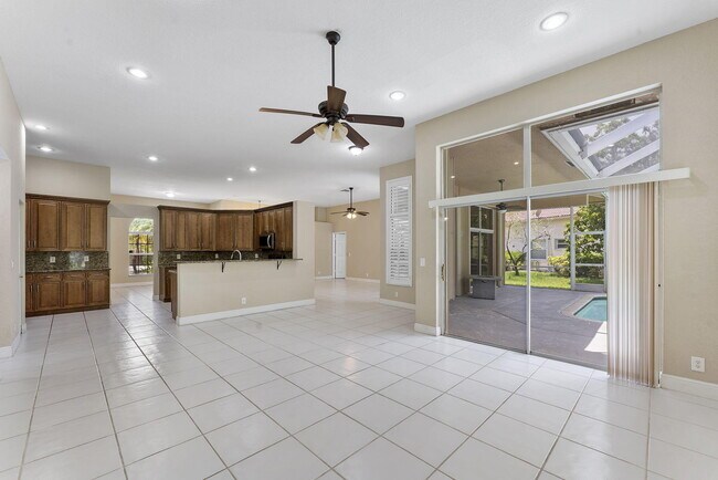 Building Photo - 4868 Kensington Cir