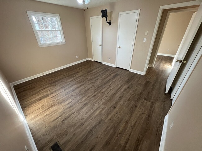 Building Photo - 3935 Yokley St