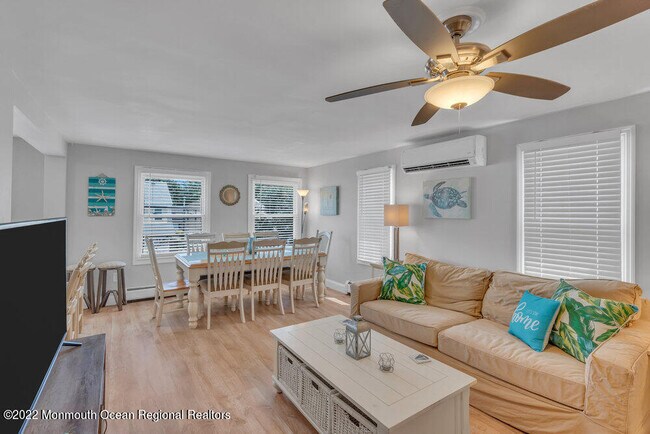 Building Photo - 1226 1/2 Briarwood Rd-