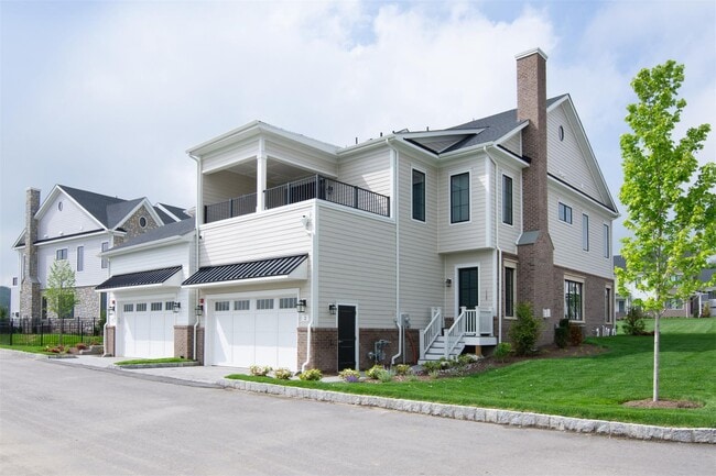 Building Photo - 2 Dewitt Dr
