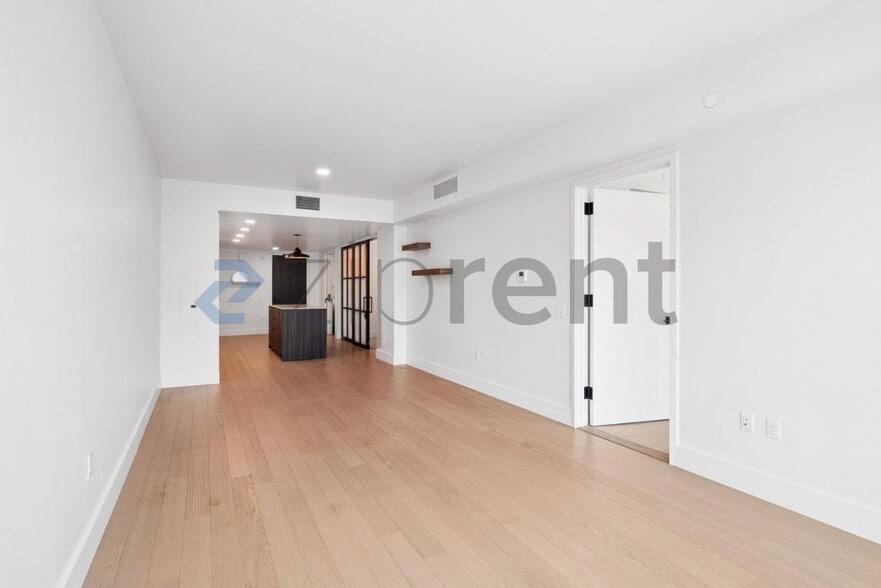 Building Photo - Unit 214