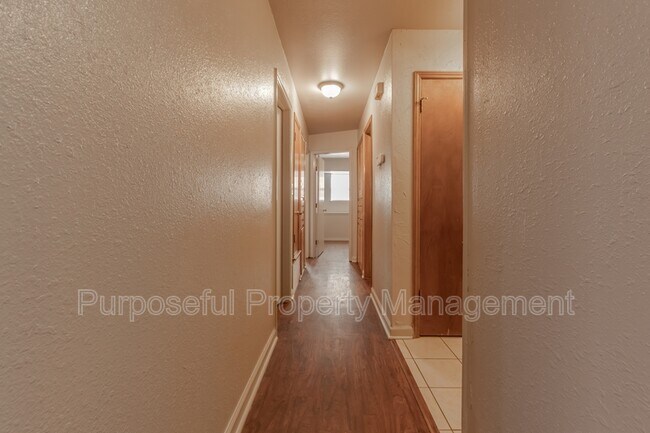 Building Photo - 2633 SW 68th St