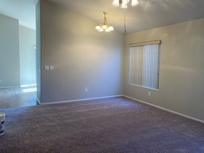 Building Photo - 3 bedroom 2 bath 2 car garage