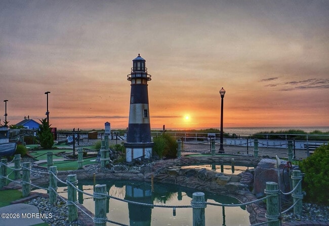 Building Photo - 211 Lareine Ave