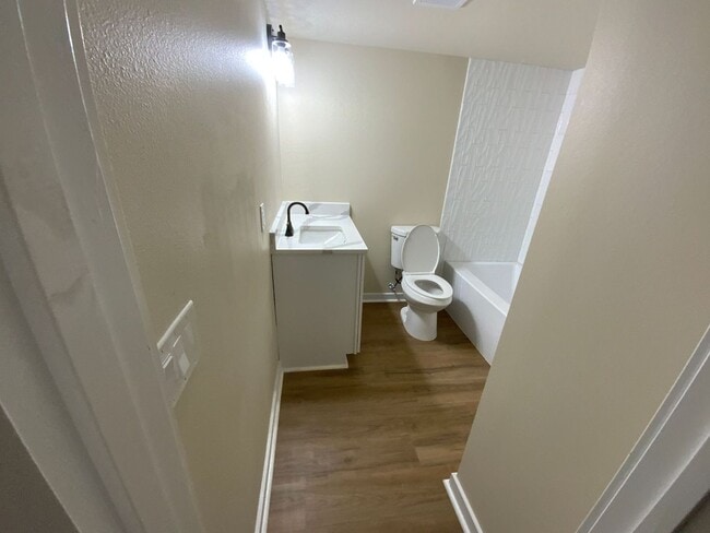 Building Photo - 1812 Sanford Dr