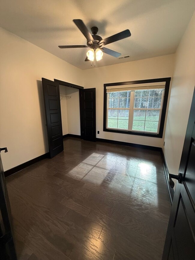 Building Photo - 2721 Cedrus Ave