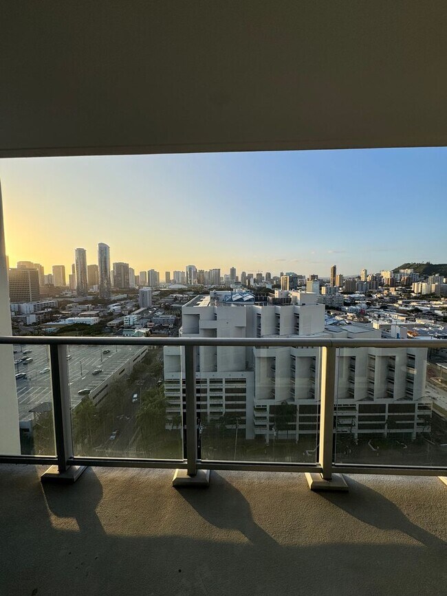 Building Photo - Ready to Move in Brand New Condo! First Time Renting! 0 Bed/1 Bath/1 Parking at The Park on Ke‘ea...