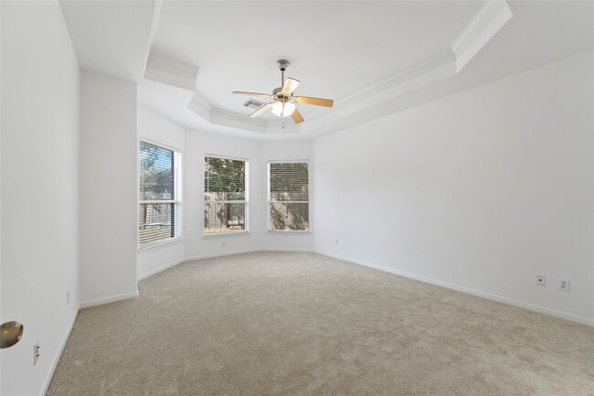Building Photo - 26422 Creston Woods Dr