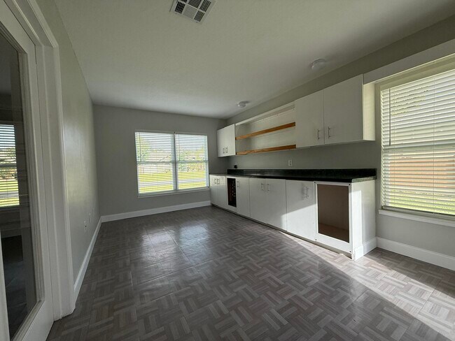 Building Photo - 3786 Sierra Dr