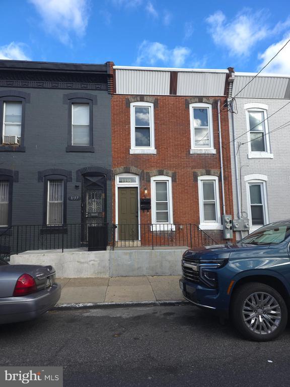 Building Photo - 1135 W Somerset St