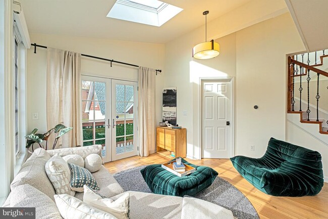 Building Photo - 3350 17th St NW