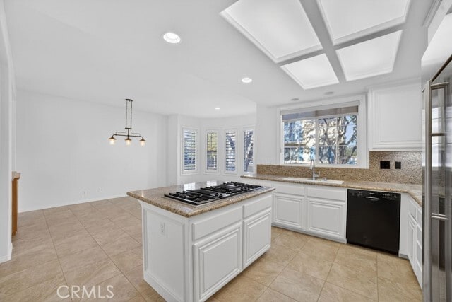 Building Photo - 3 Chandon