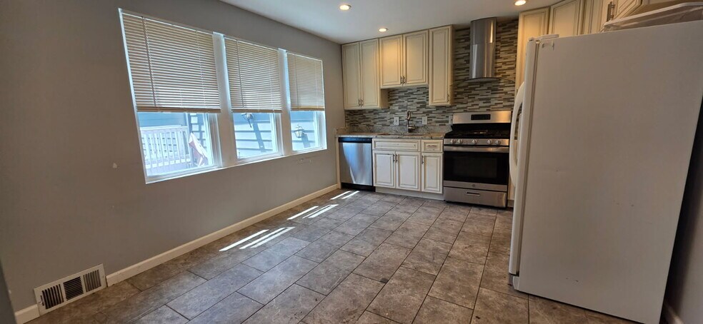 Building Photo - 995 Brodhead Rd