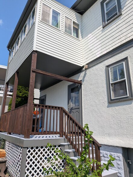 Building Photo - 97 W Quincy St