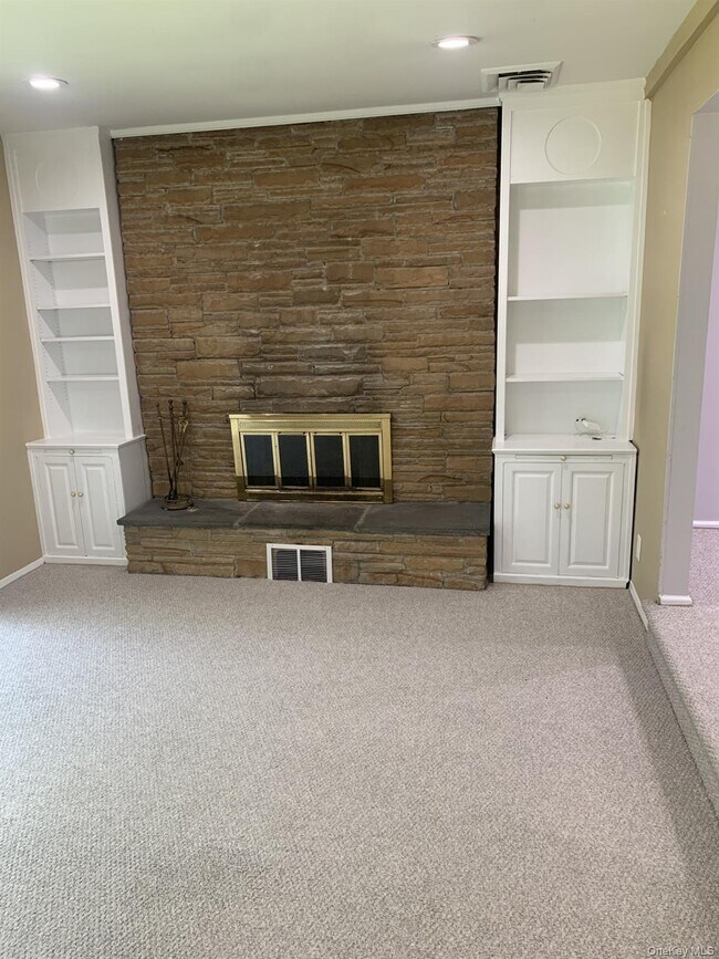 Building Photo - 220 Jackson Pl