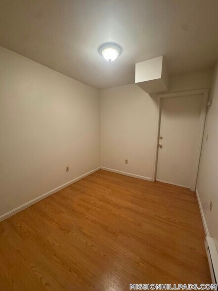 Building Photo - 2 Shepherd Ave