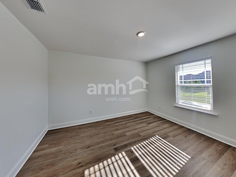 Building Photo - 214 Argea Dr