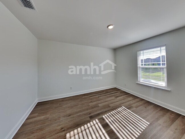 Building Photo - 214 Argea Dr