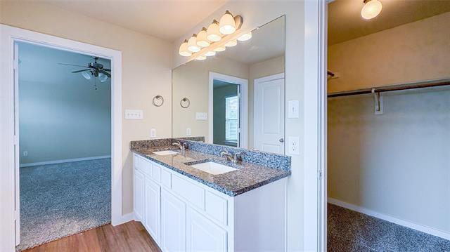 Building Photo - 9922 Ironhorse Dr