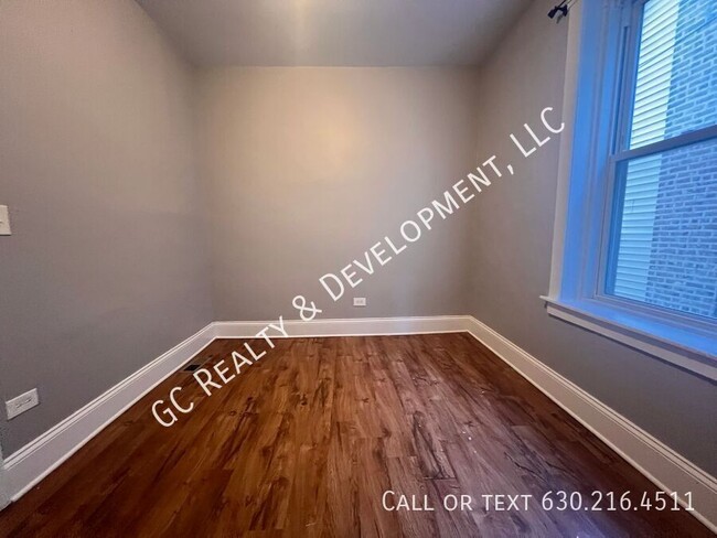 Building Photo - *** ALBANY PARK / 4 BEDROOM - 2 BATH / ONS...