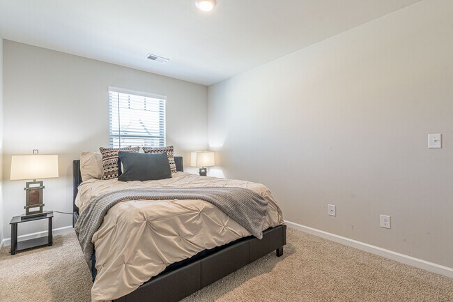 Building Photo - 2651 Lovejoy Crossing Dr